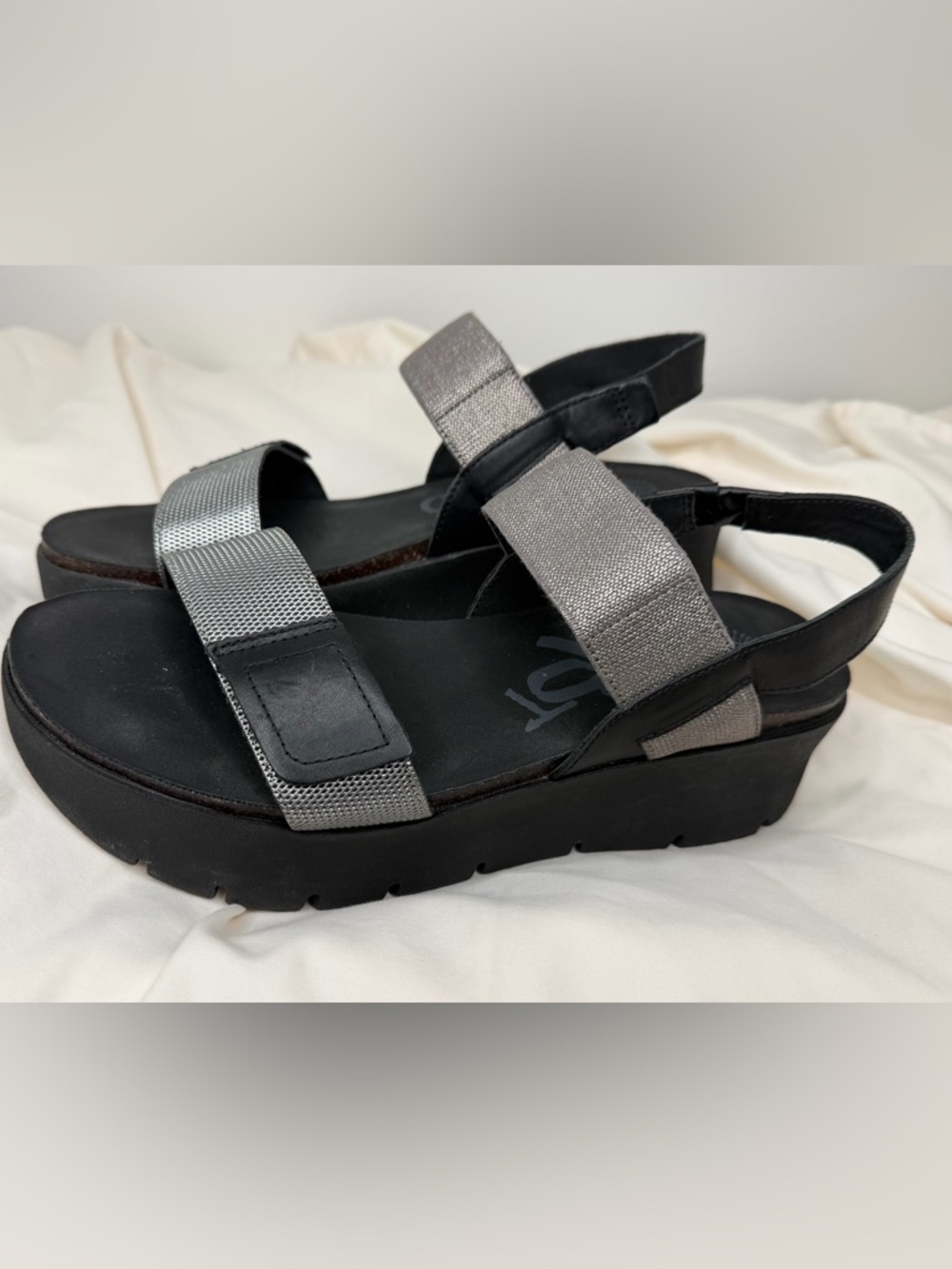 OTBT Shoes Womens 9.5 Black Silver Leather Textile Nova Wedge Platform Sandals